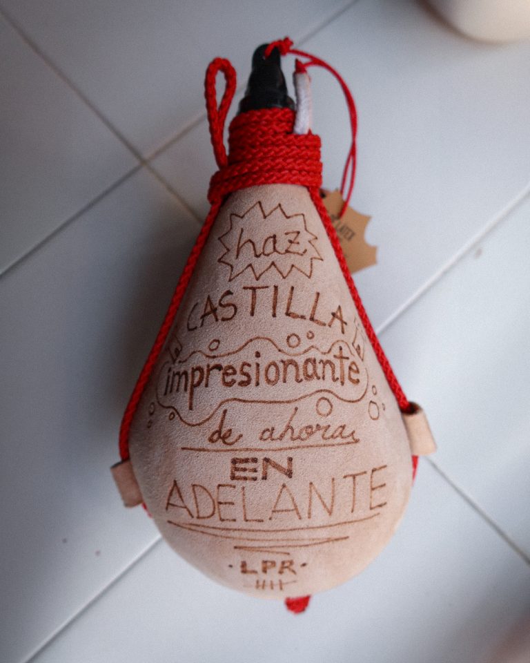 Bota "Haz Castilla impresionante de ahora en adelante"