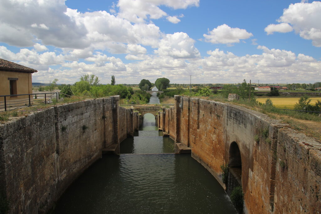 5-6-2019 - Esclusa cuádruple - Canal de Castilla - Fromista
