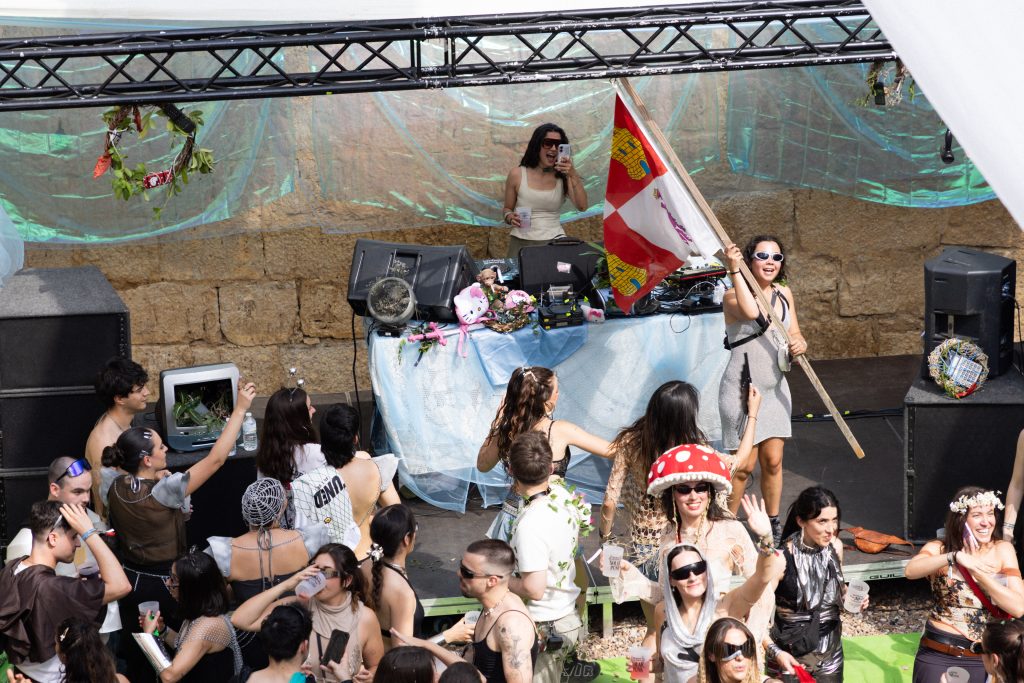 CASTLLO_LPR-33 (1)