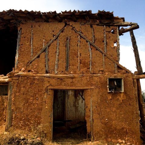 fachada casa de pueblo